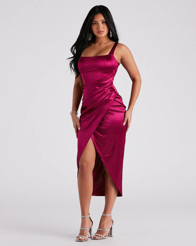 From pics to party, the Samantha Formal Satin Midi Dress is the magenta style serving confident vibes—this is how prom dress moments are made.
